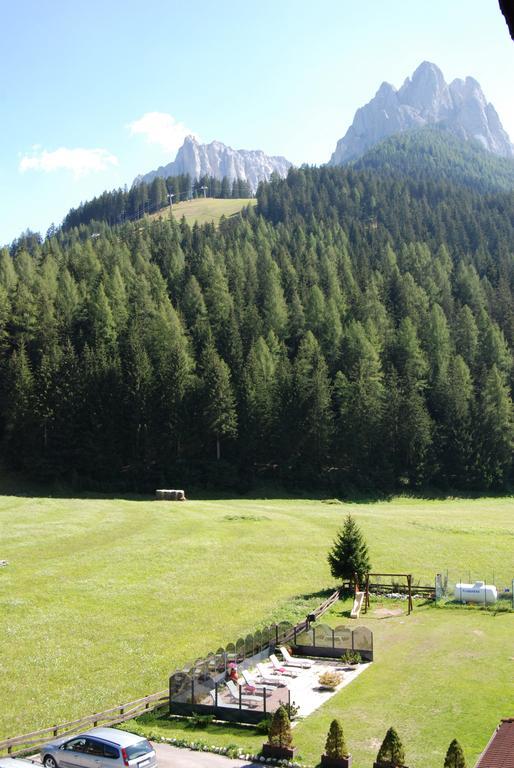 Park Hotel Mater Dei Pozza di Fassa Kültér fotó